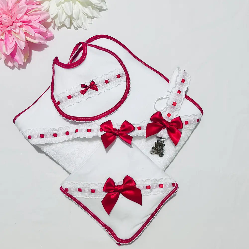 Conjunto de toalha de banho, babete, fralda e prende chupeta para bebé