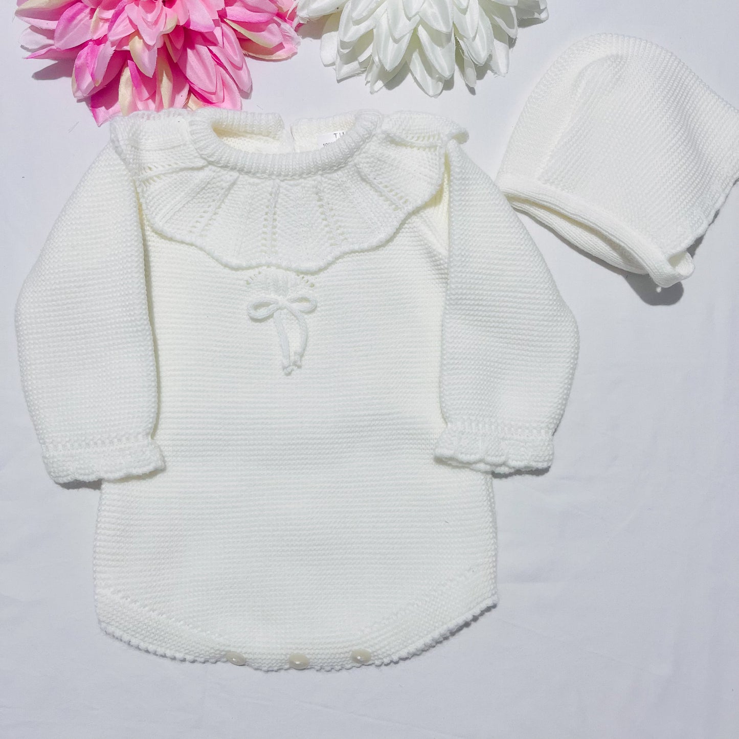 Conjunto de fofo com gola para bebé em malha e gorro