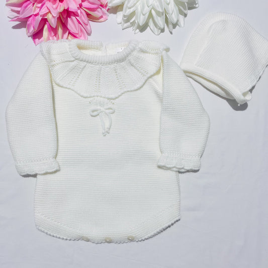 Conjunto de fofo com gola para bebé em malha e gorro