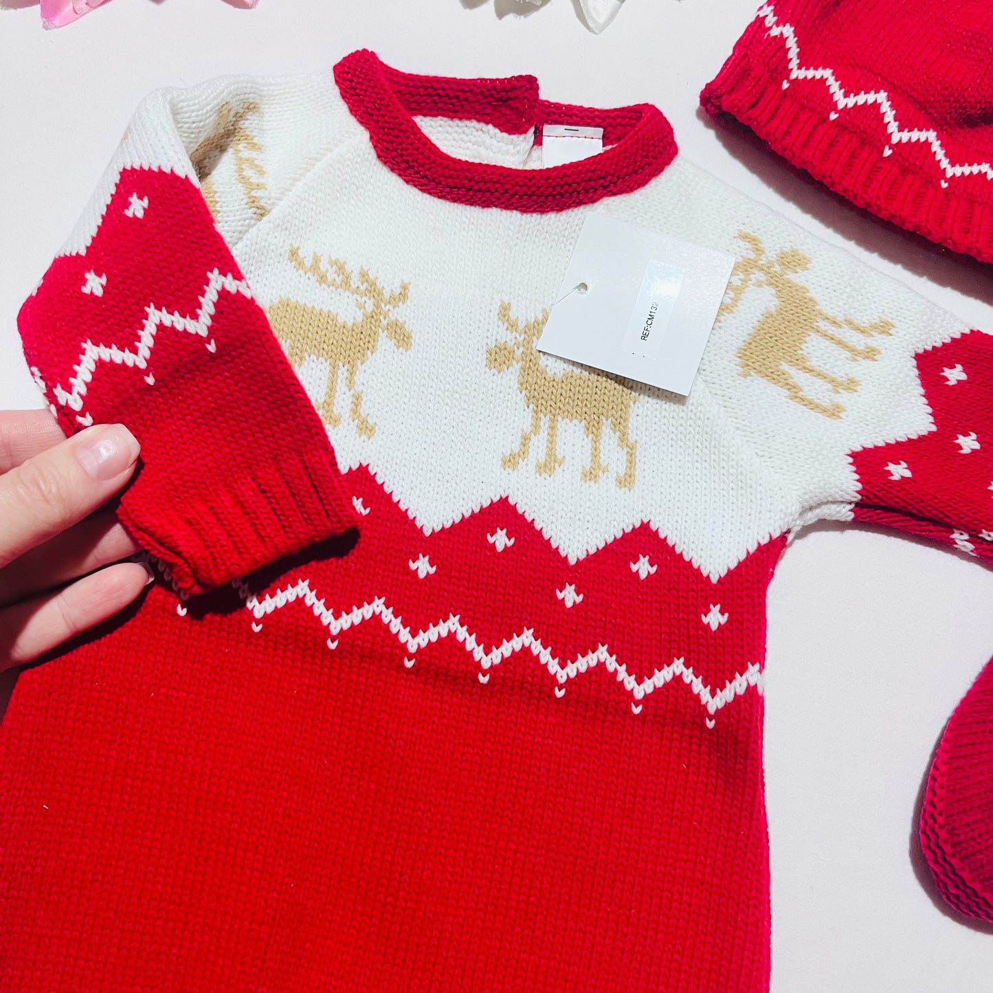Conjunto bebé - Macacão, botas e gorro de malha