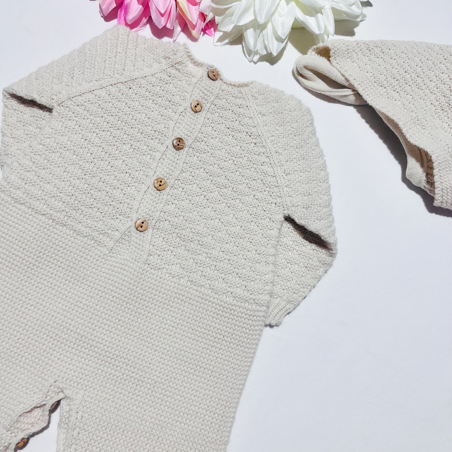 Conjunto de macacão e touca de malha para bebé - Areia