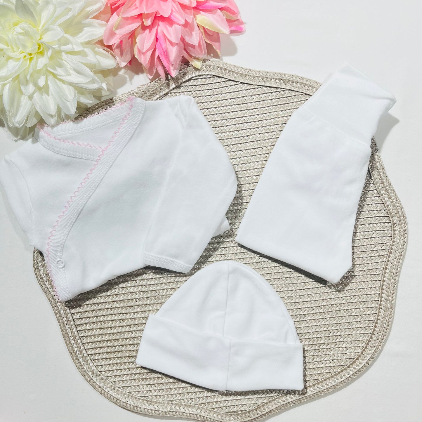 Primeira roupinha branco para recém-nascido - Algodão com bordado inglês