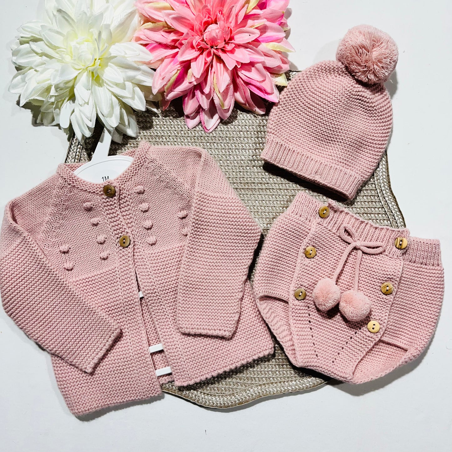 Conjunto saída de maternidade para bebé - Casaco, tapa-fraldas e gorro - Rosa