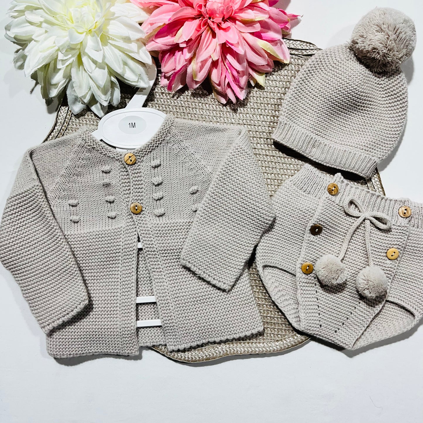 Conjunto saída de maternidade para bebé - Casaco, tapa-fraldas e gorro - Areia