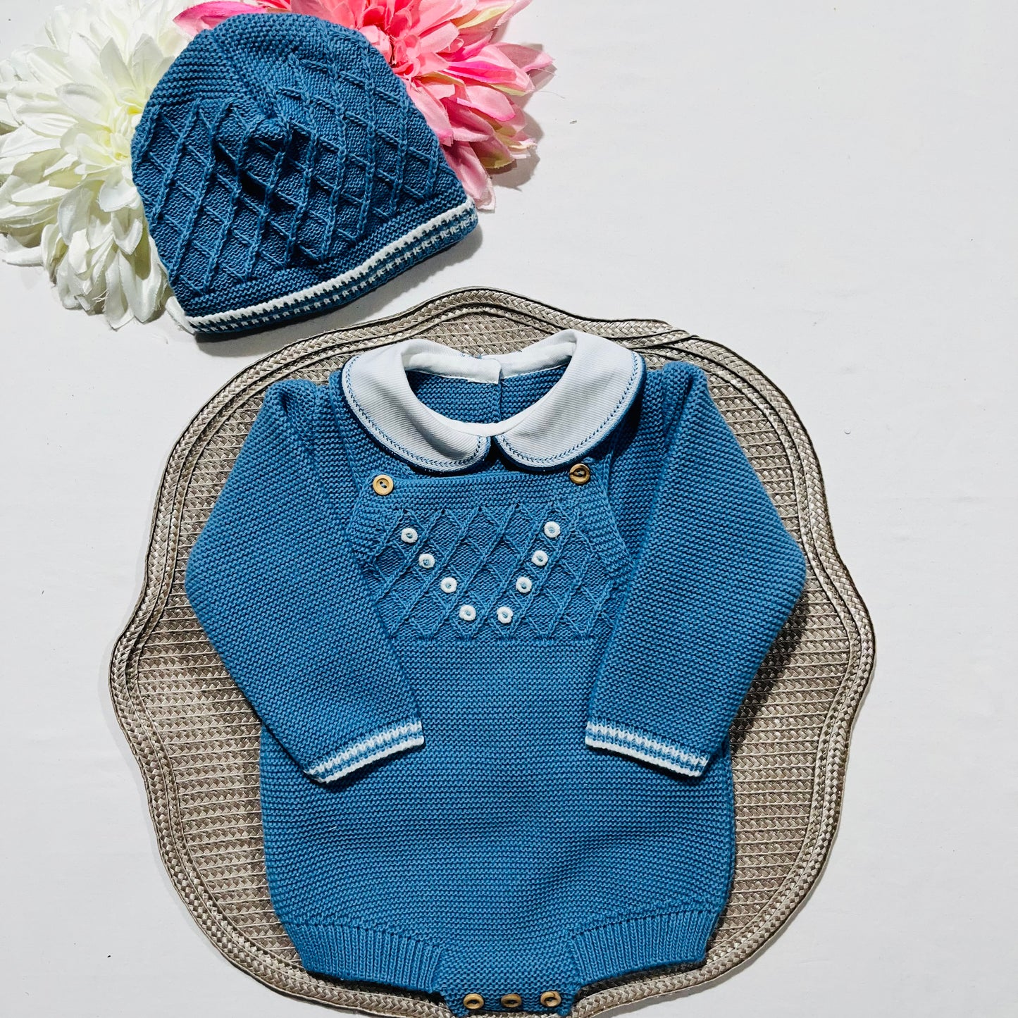 Conjunto saída de maternidade para bebé - Fofo, camisola e gorro em malha