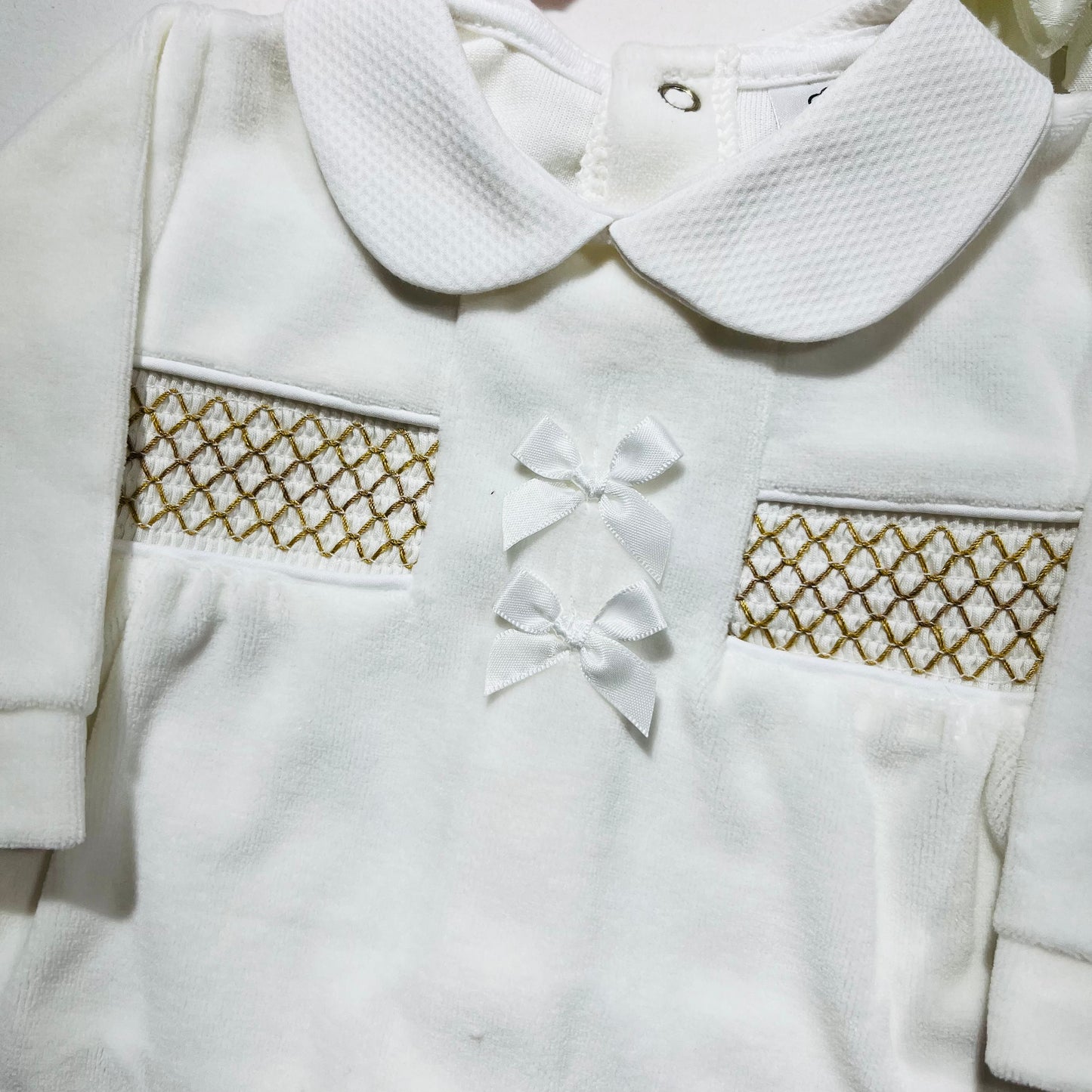 Babygrow em veludo Favo de mel - Pérola - 3 e 6 meses