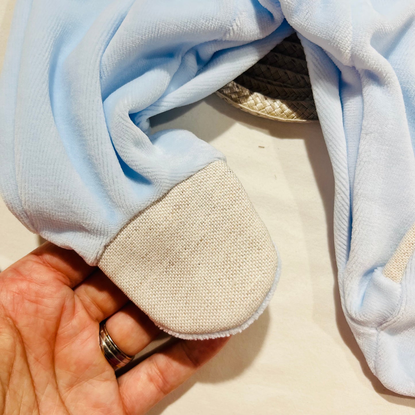Babygrow em veludo  - Gola em Linho