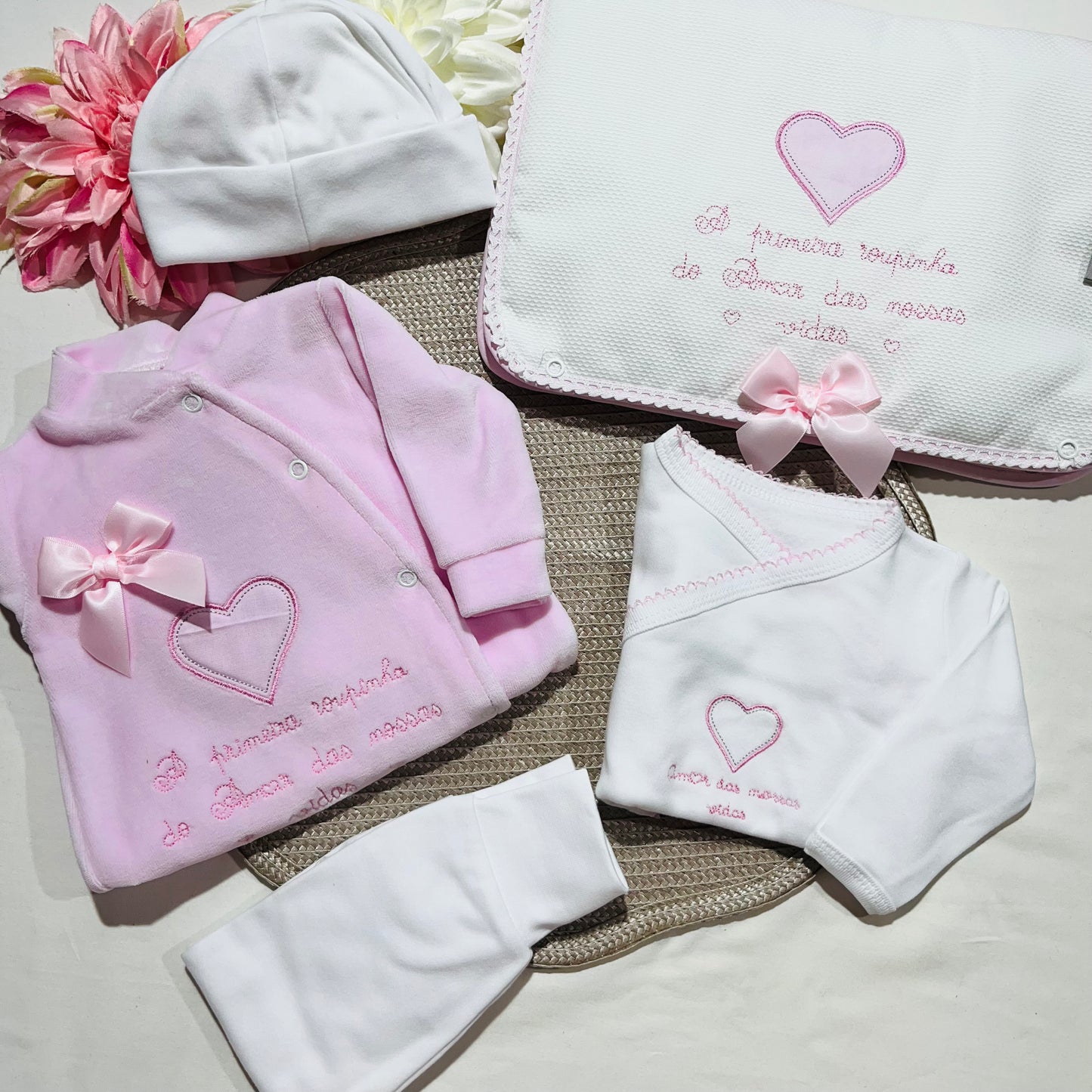 Primeira roupinha em veludo para recém-nascido - Rosa - Amor