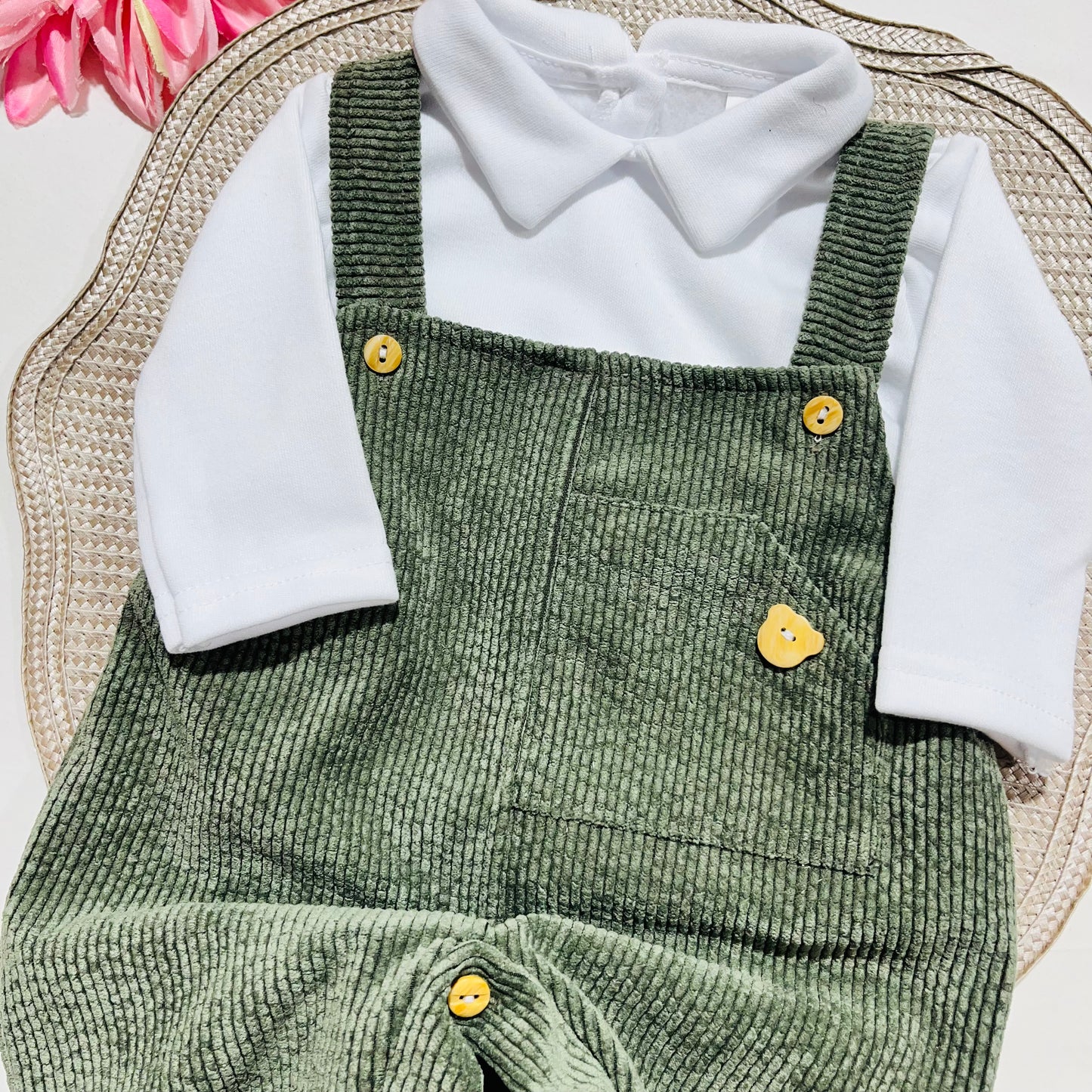 Conjunto Lucas em bombazina - jardineira e camisa - 3,6 e 12M - Verde seco