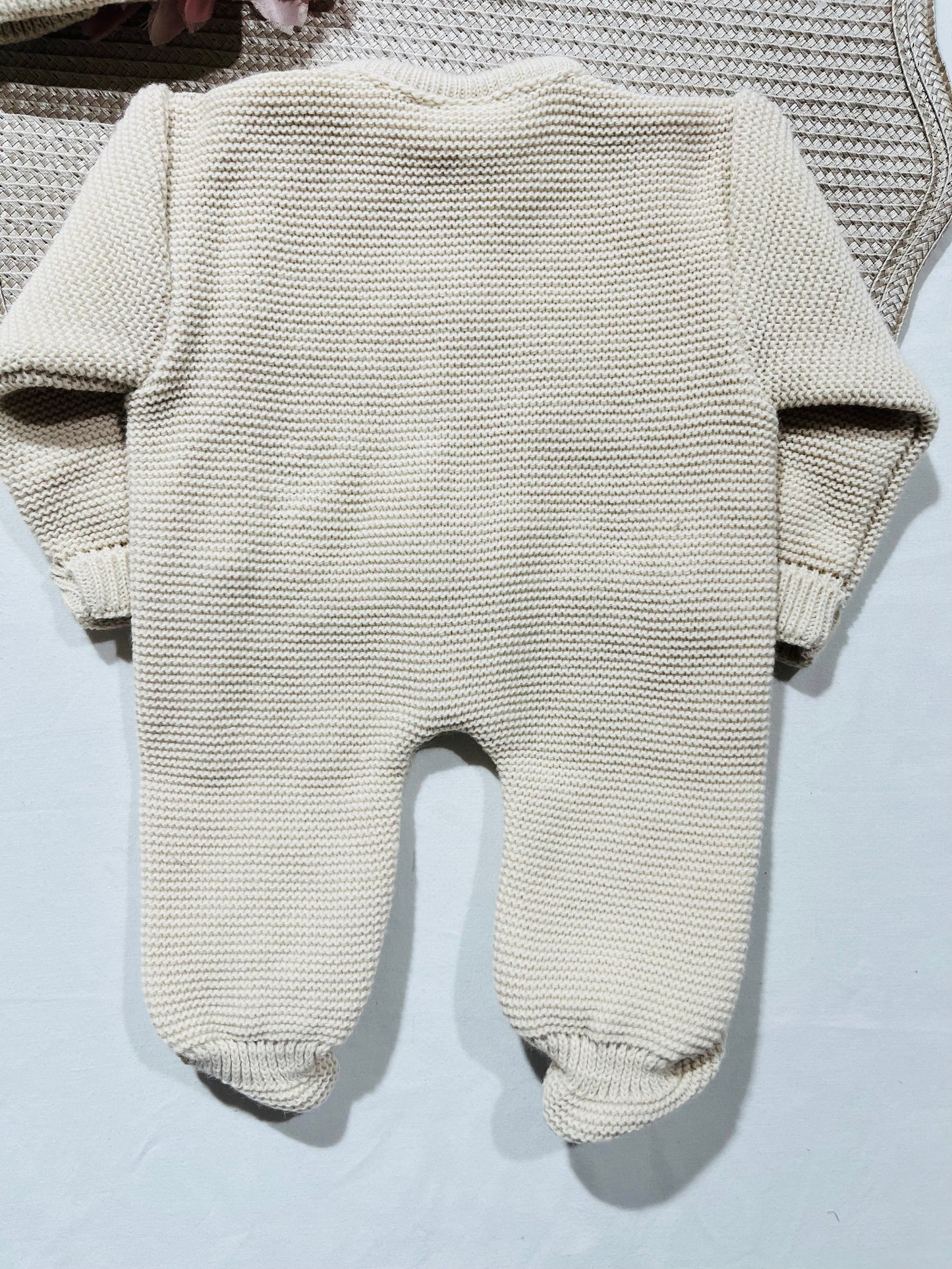 Conjunto macacão e gorro para bebé - 1M - Areia