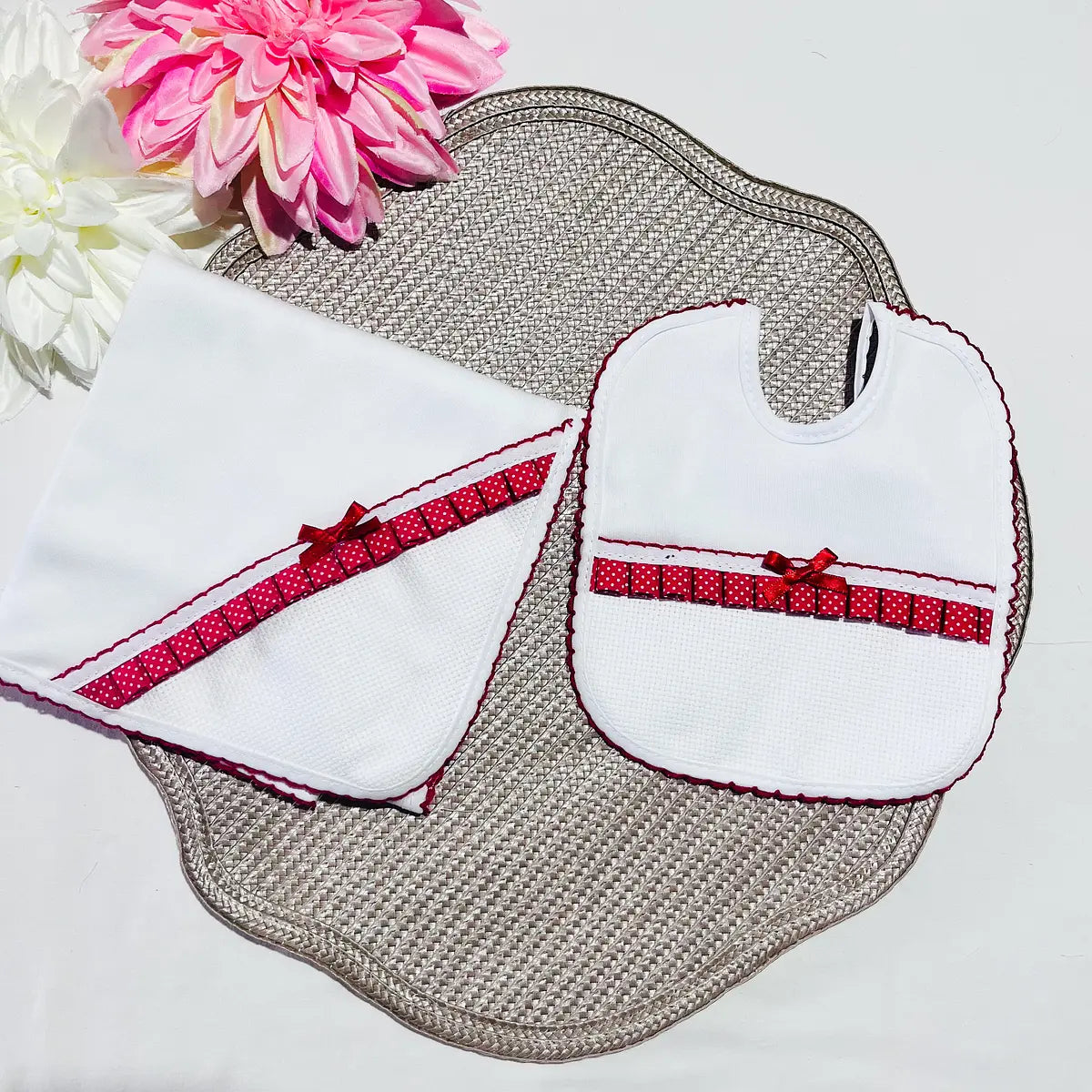 Conjunto fralda e babete para bordar em ponto cruz - várias cores - Com ou Sem personalização