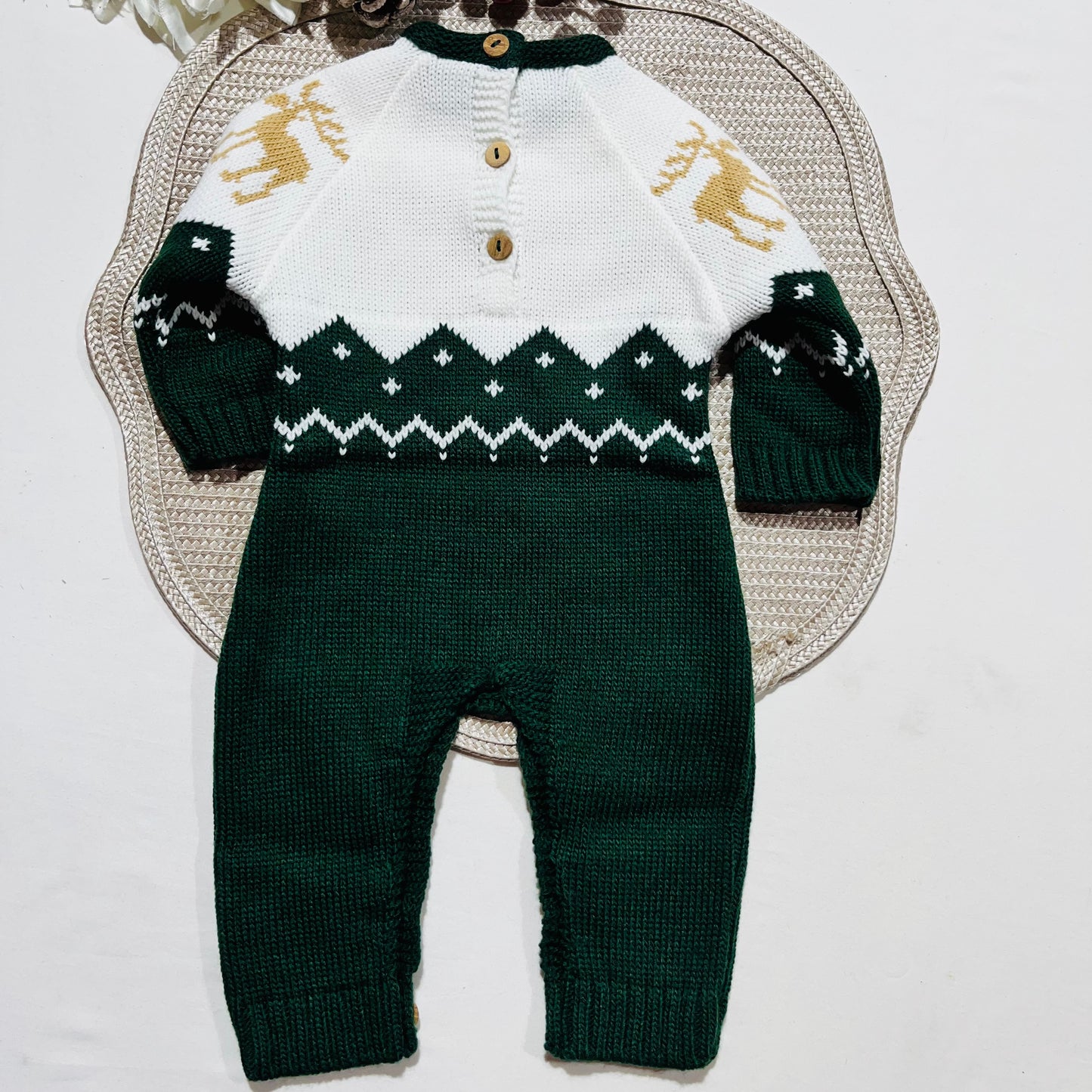 Conjunto bebé - Macacão, botas e gorro de malha