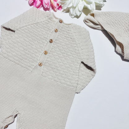 Conjunto de macacão e touca de malha para bebé - Areia