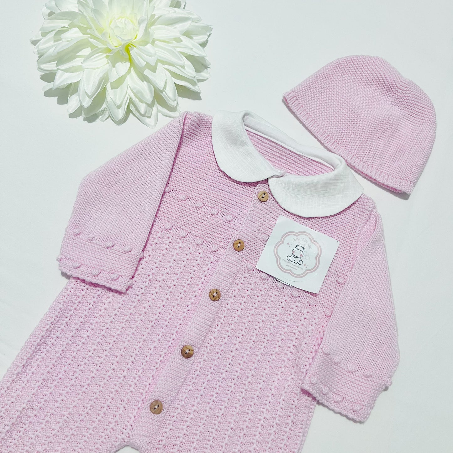 Conjunto de bebé em algodão, macacão e gorro malha
