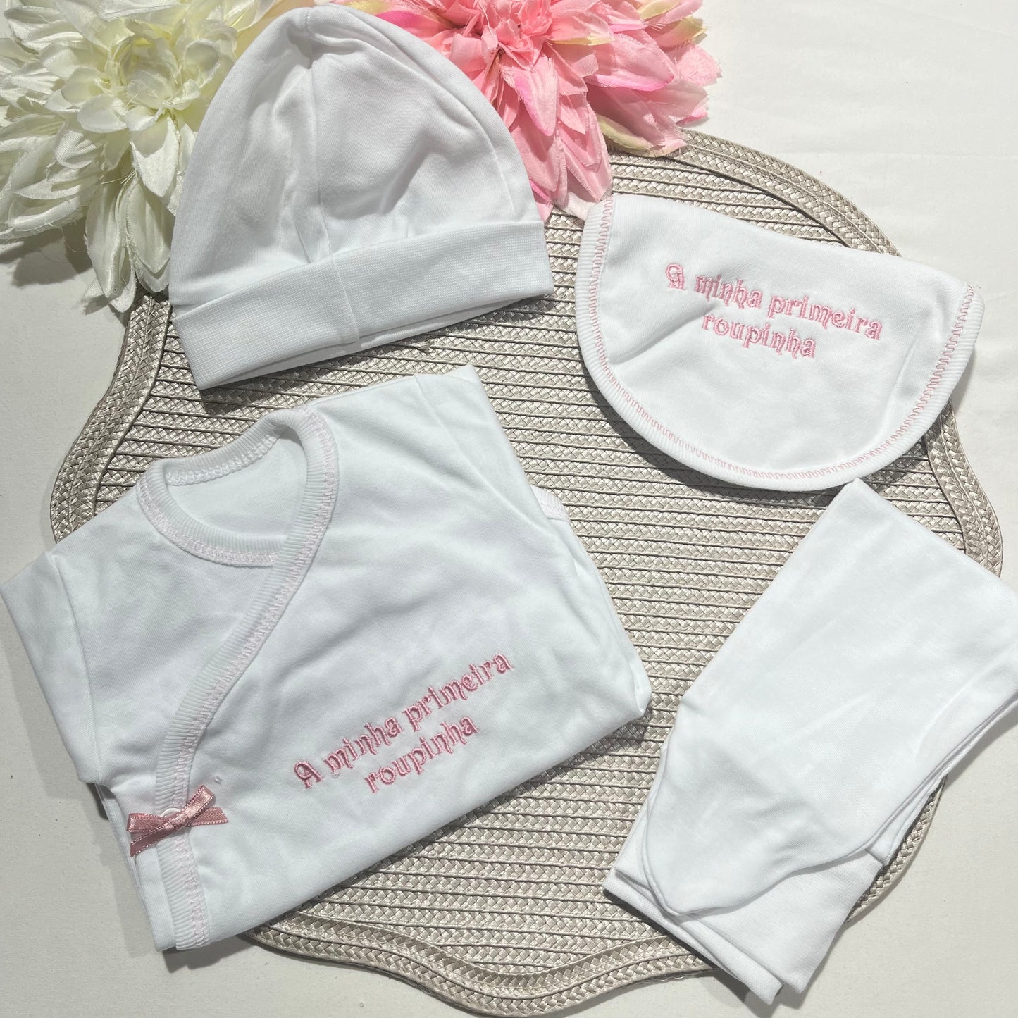 Primeira roupinha em algodão para recém-nascido - Rosa velho- Flor