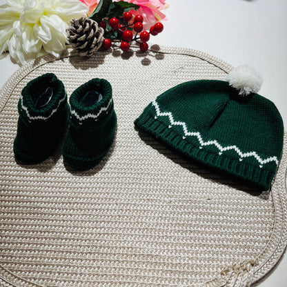 Conjunto bebé - Macacão, botas e gorro de malha