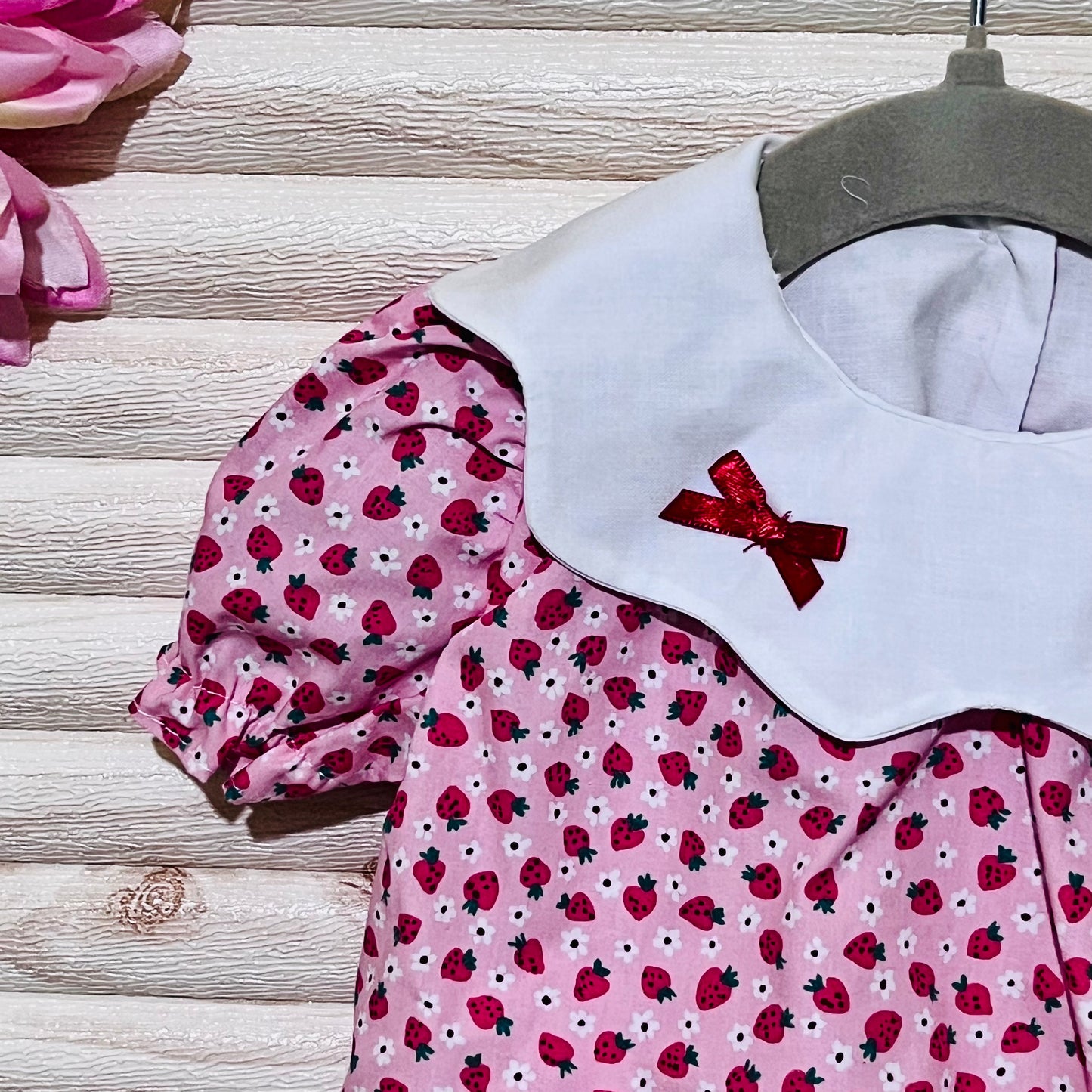 Conjunto fofo e meias para bebé  Moranguinho - 100% algodão