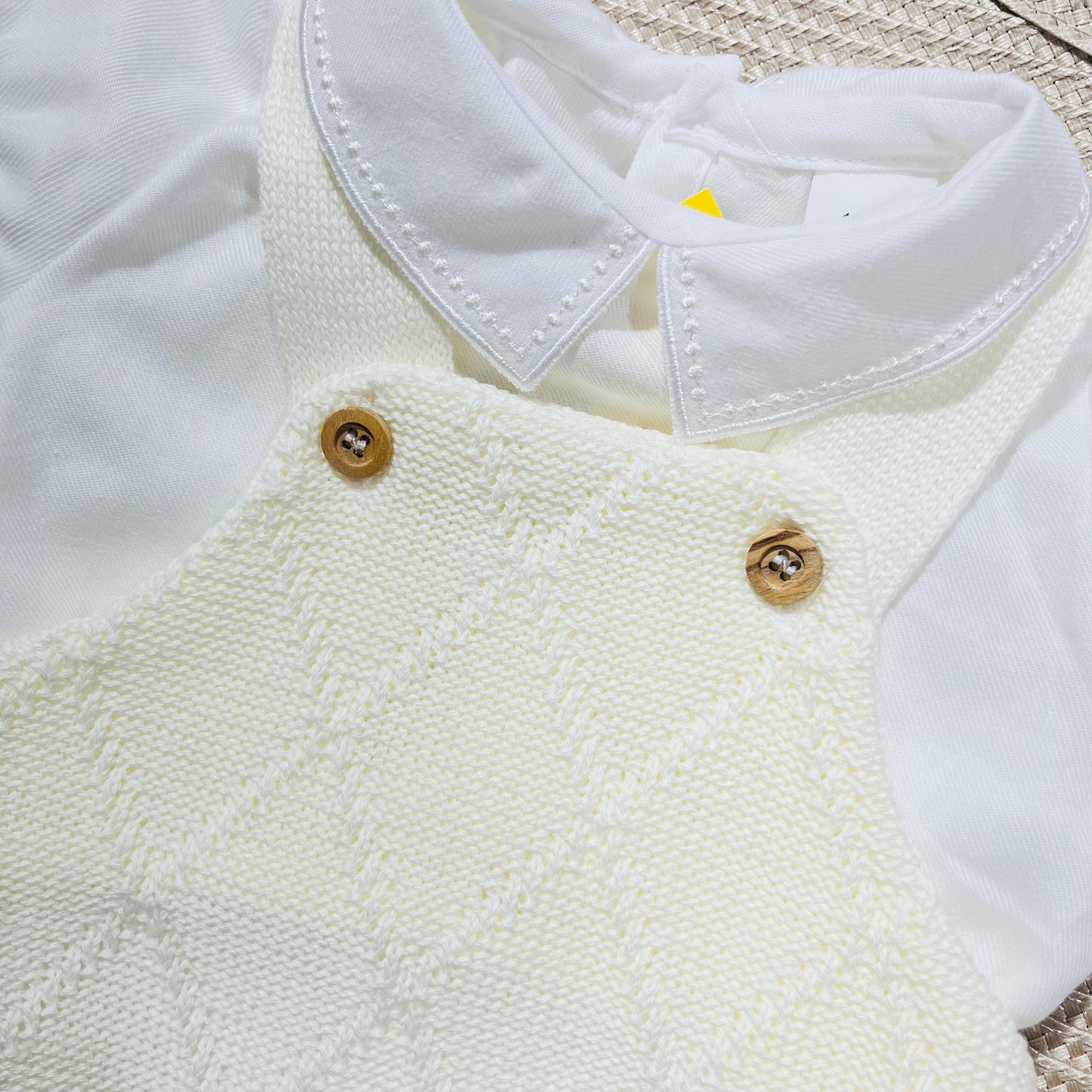 Conjunto de bebé em malha - Jardineira e camisa em algodão