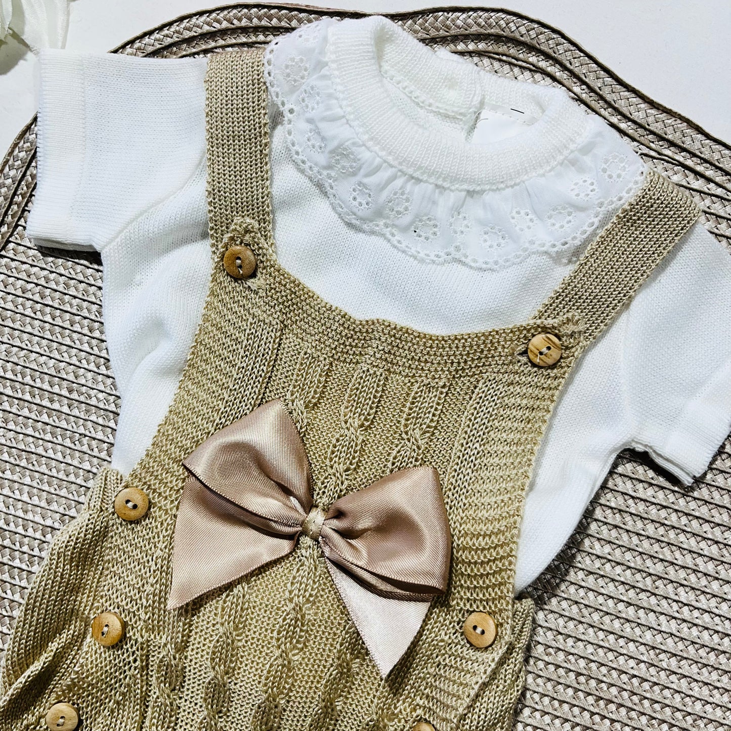 Conjunto saída de maternidade para bebé - Conjunto Laço de bebé em malha - Areia - 2 peças