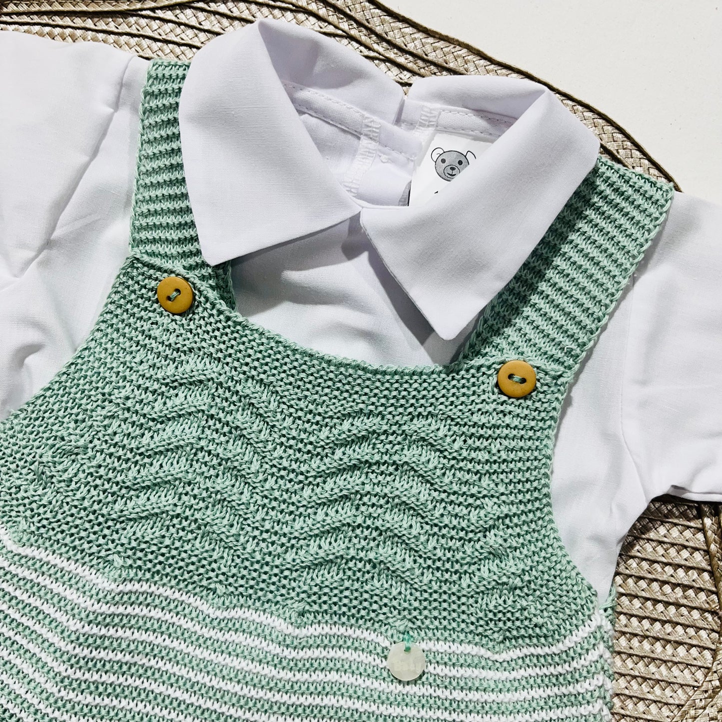 Conjunto saída de maternidade para bebé - Conjunto de Malha para Bebé - Macacão e camisa em Verde seco