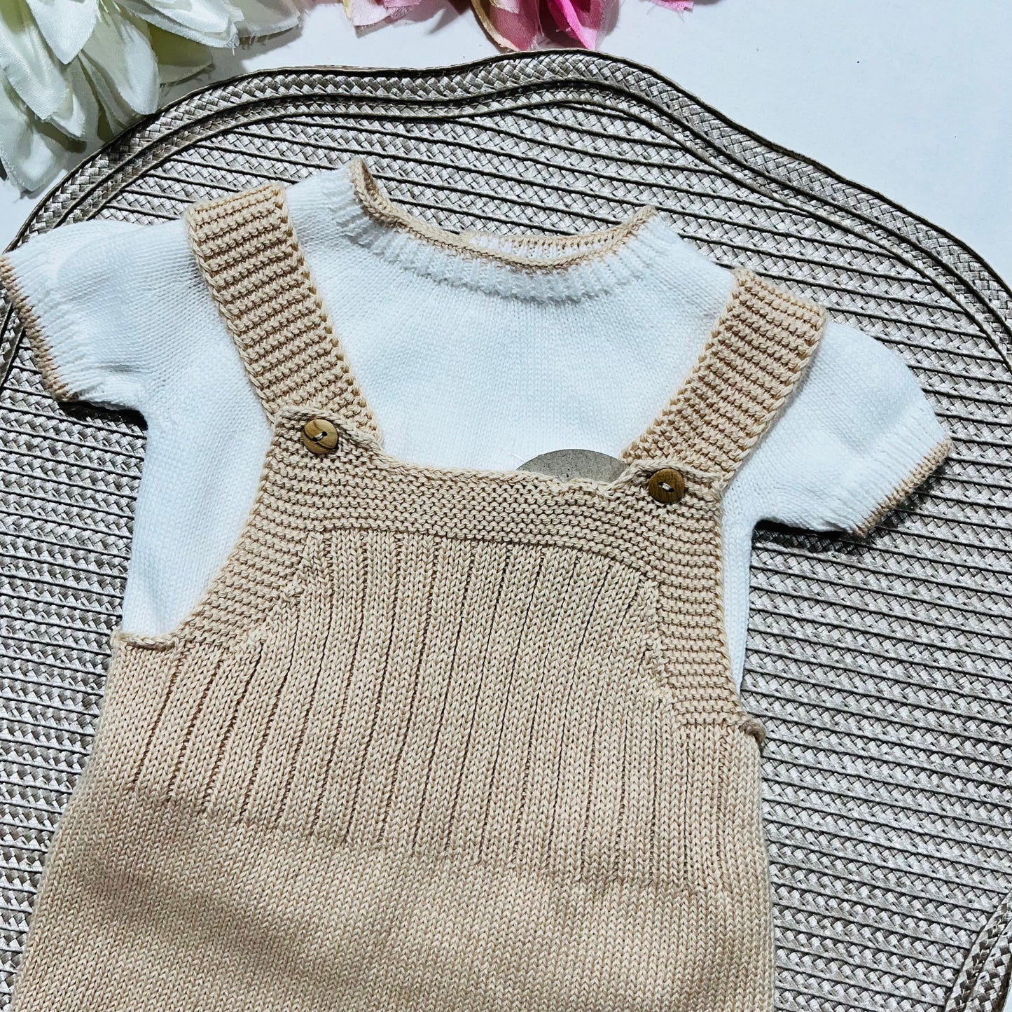Conjunto saída de maternidade para bebé - Conjunto de malha para Bebé  - Camisola e calção em Algodão - Areia