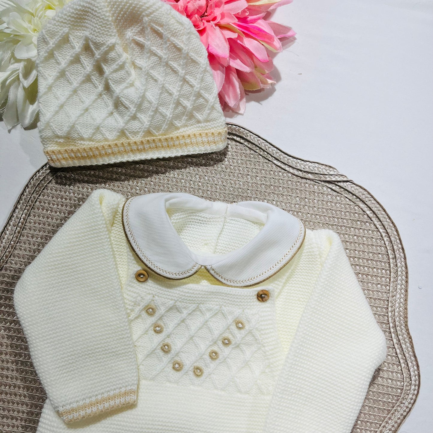 Conjunto saída de maternidade para bebé - Fofo, camisola e gorro em malha