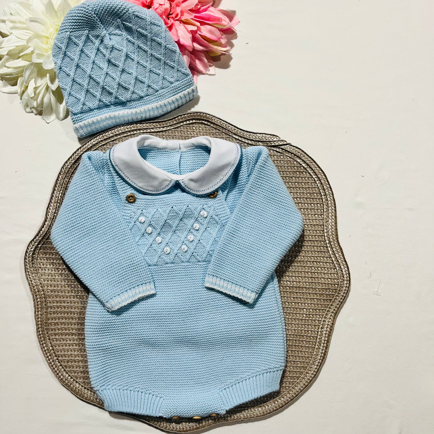 Conjunto saída de maternidade para bebé - Fofo, camisola e gorro em malha