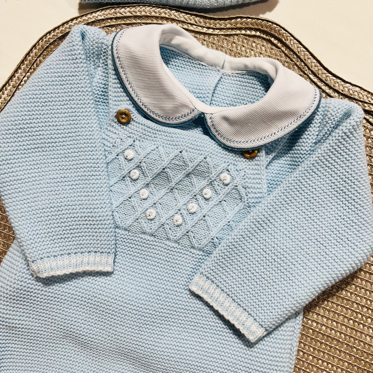Conjunto saída de maternidade para bebé - Fofo, camisola e gorro em malha