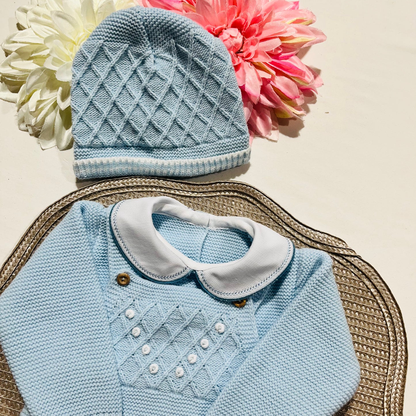 Conjunto saída de maternidade para bebé - Fofo, camisola e gorro em malha