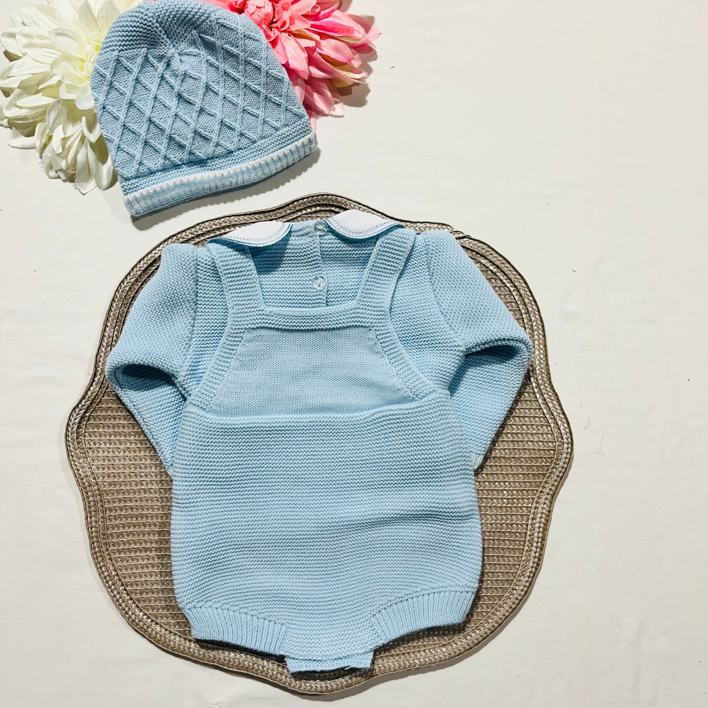 Conjunto saída de maternidade para bebé - Fofo, camisola e gorro em malha