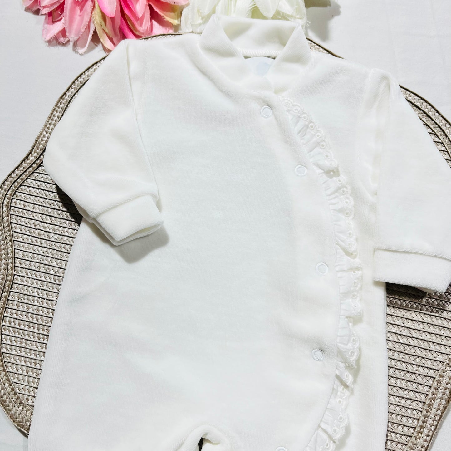Babygrow Love em veludo para bebé