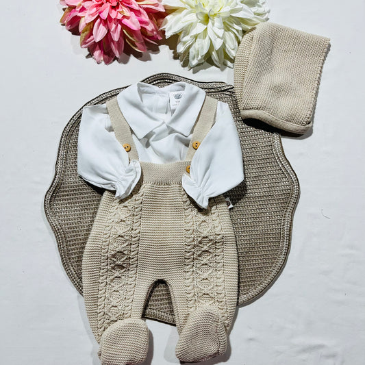 Conjunto jardineira,  camisa  e gorro para bebé - 1/3M - Areia