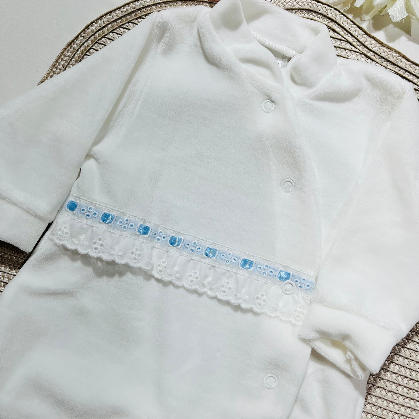 Babygrow  recém-nascido -  Veludo com bordado inglês