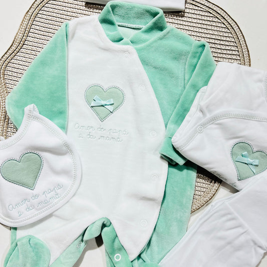 Conjunto primeira roupinha recém nascido  em Veludo - Amor