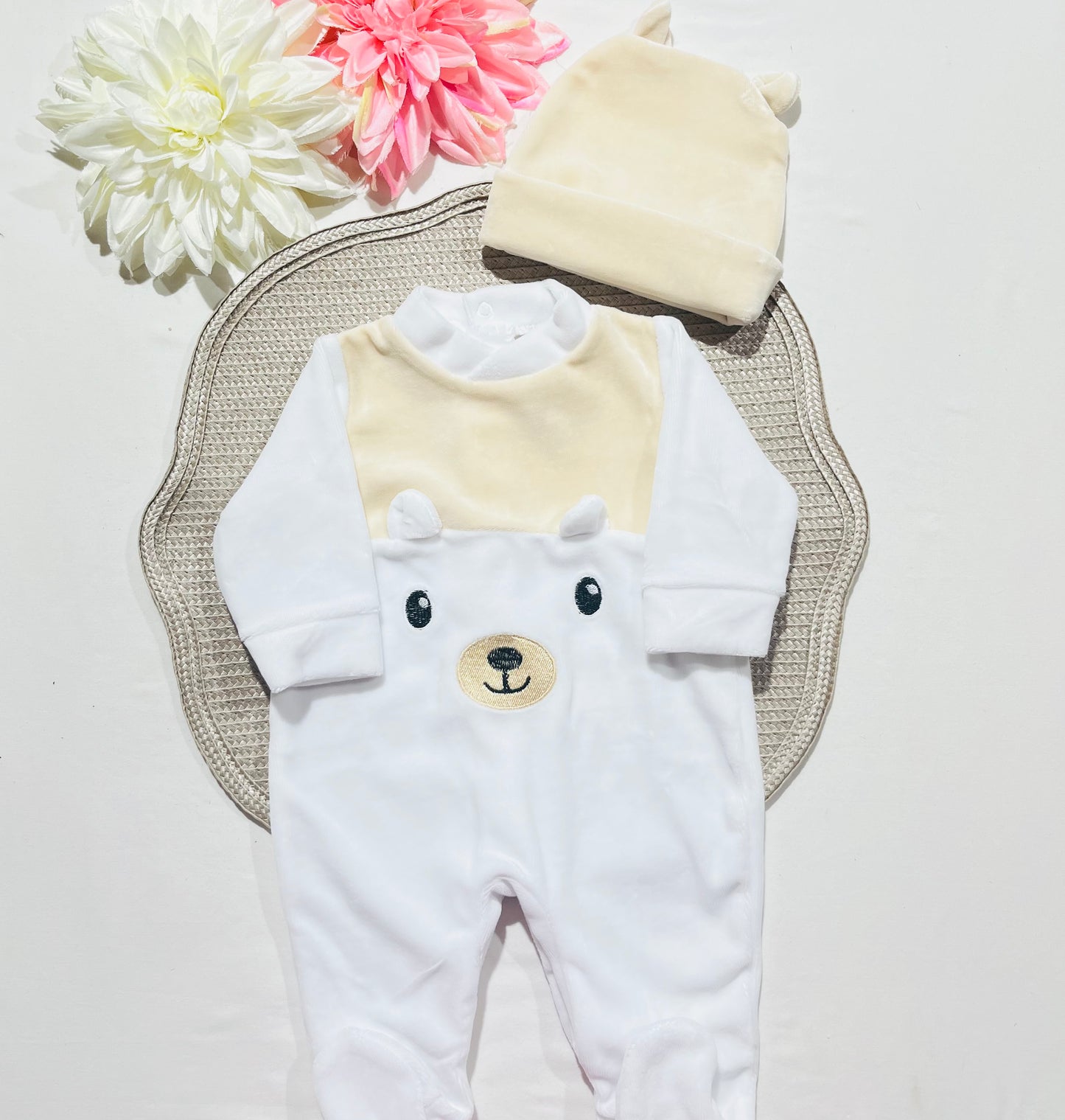 Conjunto Babygrow de veludo - Ursinho de inverno - Areia