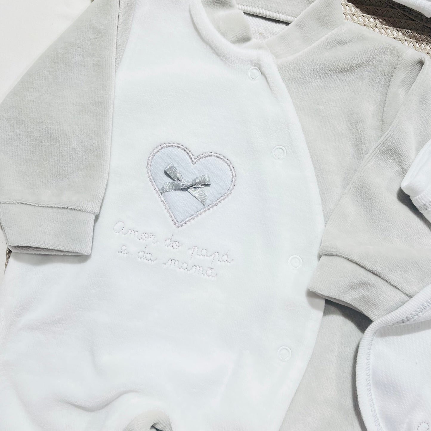 Conjunto primeira roupinha recém nascido  em Veludo - Amor