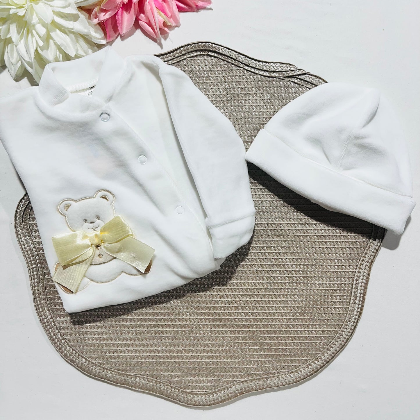Conjunto em veludo - Manta + Babygrow + Gorro - 1M - Pérola