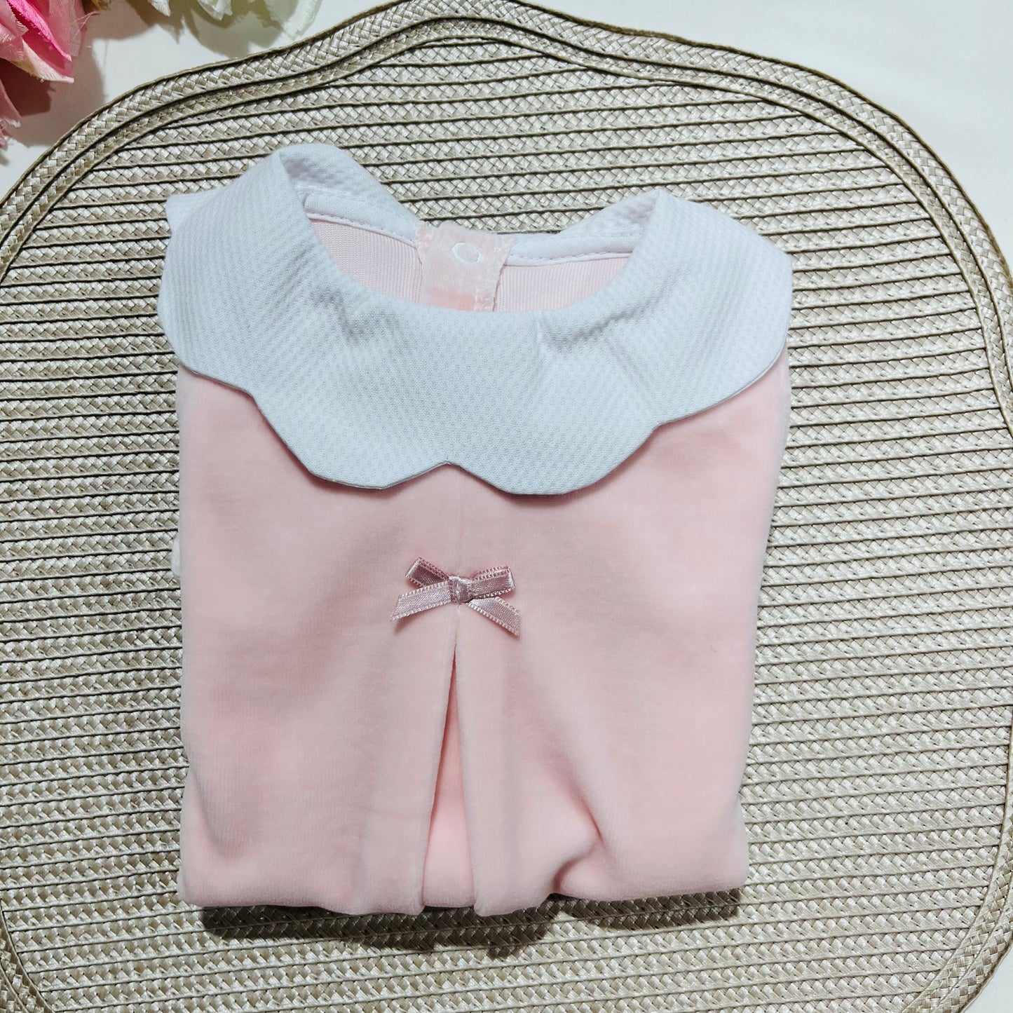 Babygrow em veludo com gola pique