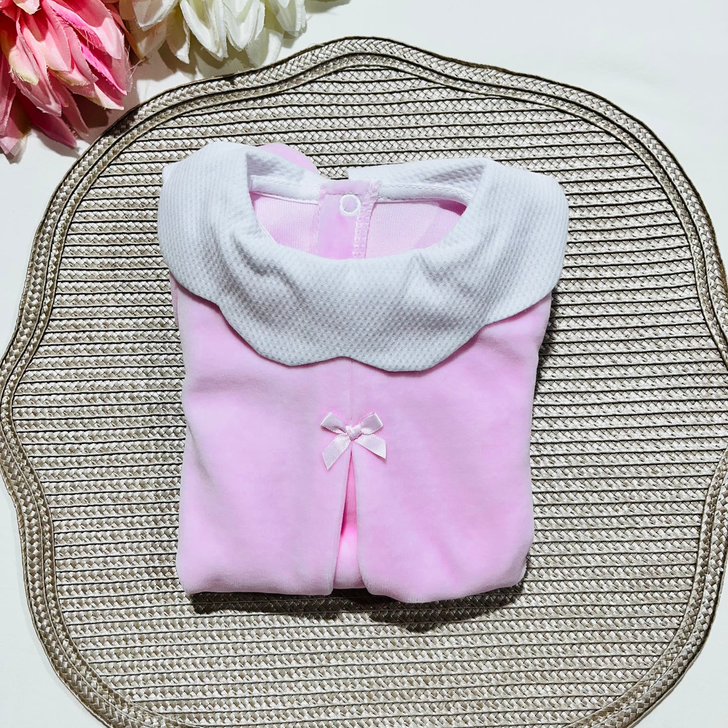 Babygrow em veludo com gola pique