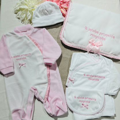 Primeira roupinha em veludo para recém-nascido - Rosa bebé