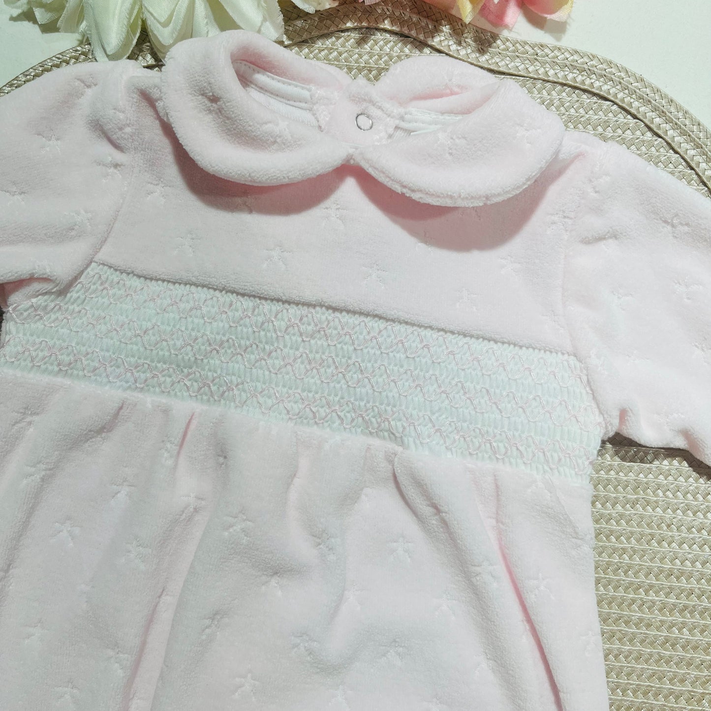 Babygrow  em veludo - Favo de mel - 1 aos 12M - Rosa bebé