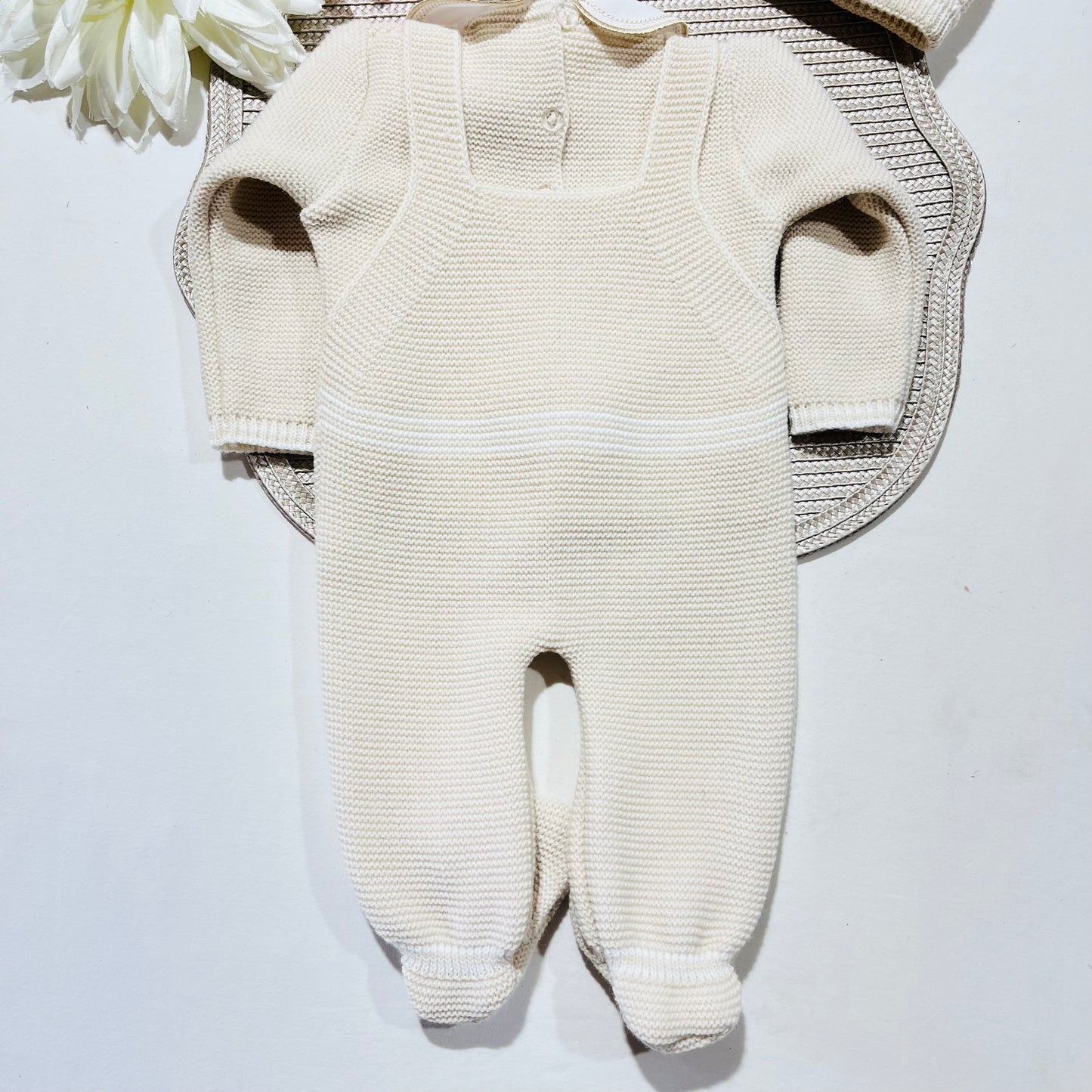 Conjunto Pompom de malha  para bebé - Areia - 0/2M