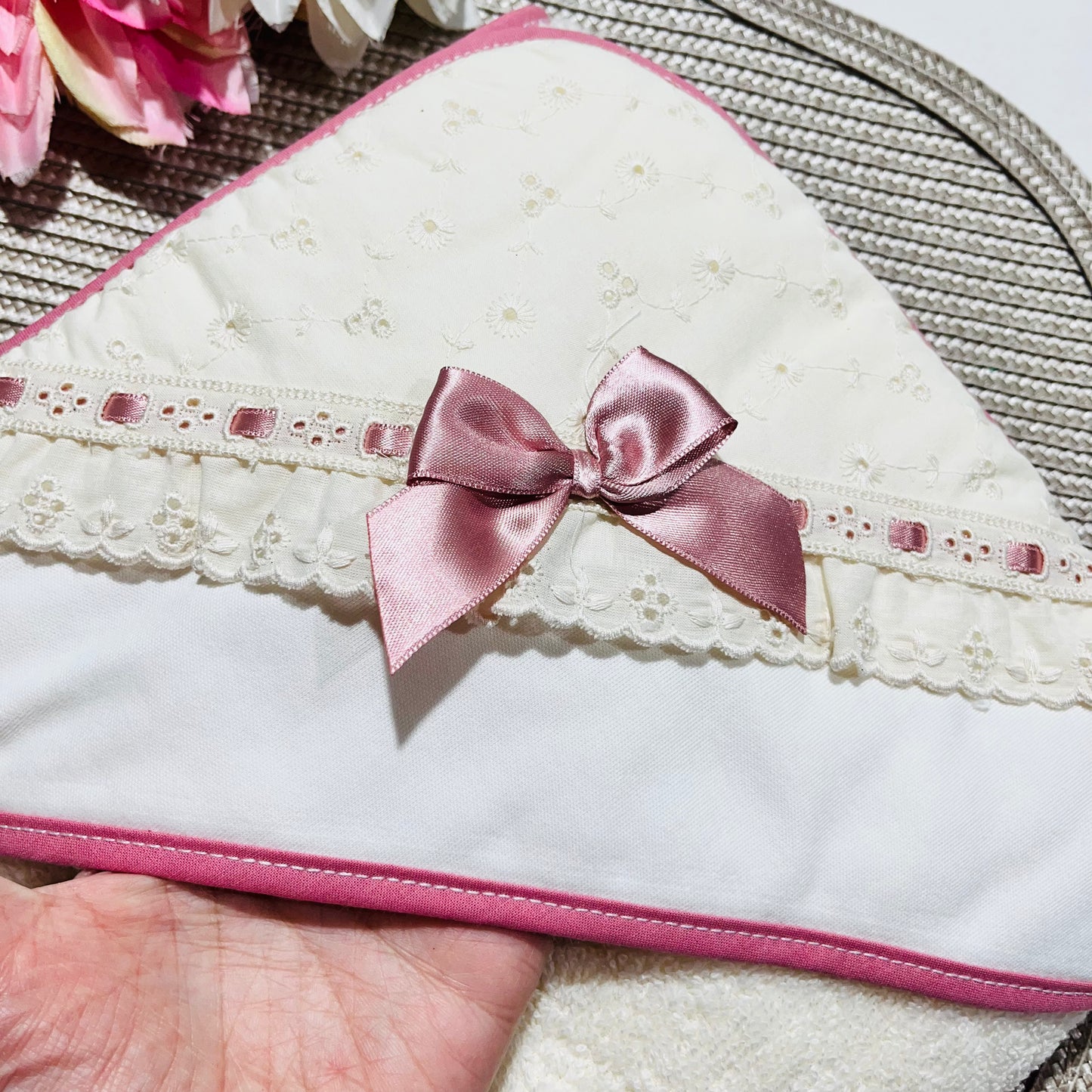 Toalha de Banho em algodão para Bebé com bordado inglês -Rosa velho