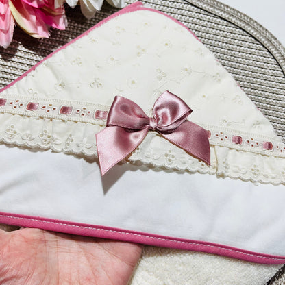 Toalha de Banho em algodão para Bebé com bordado inglês -Rosa velho