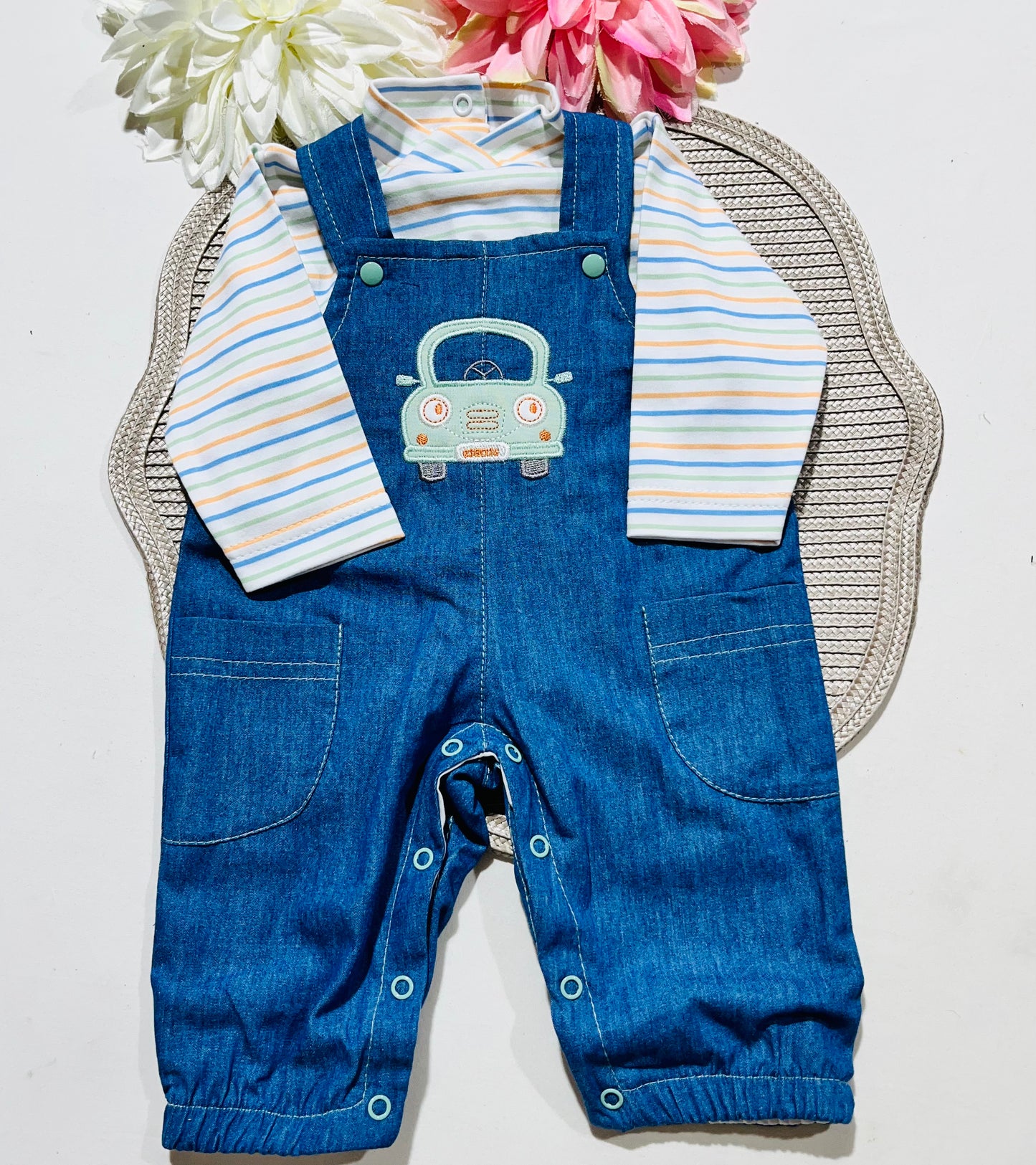 Conjunto jardineira para bebé - Carrinho