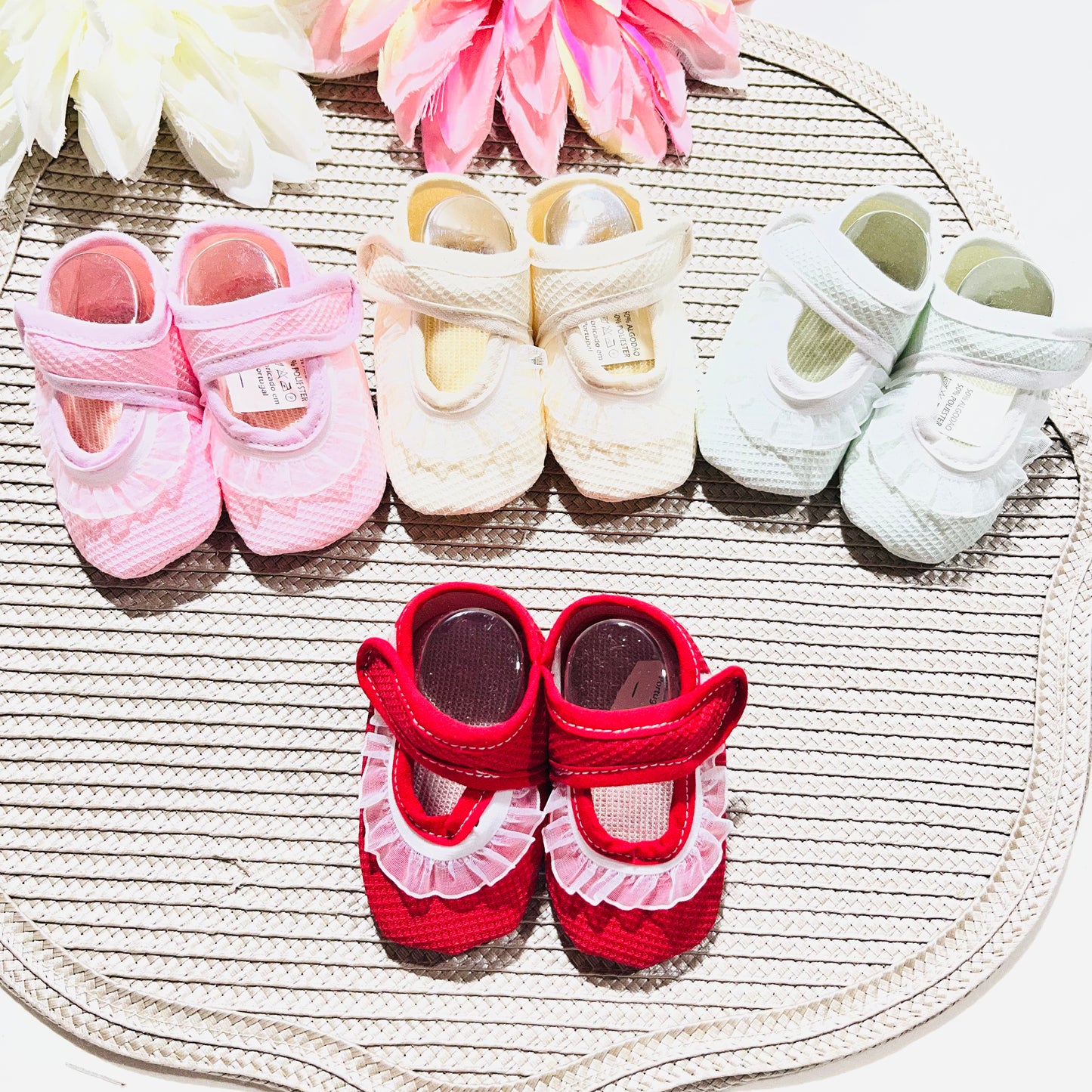 Sapatinhos wafle com renda