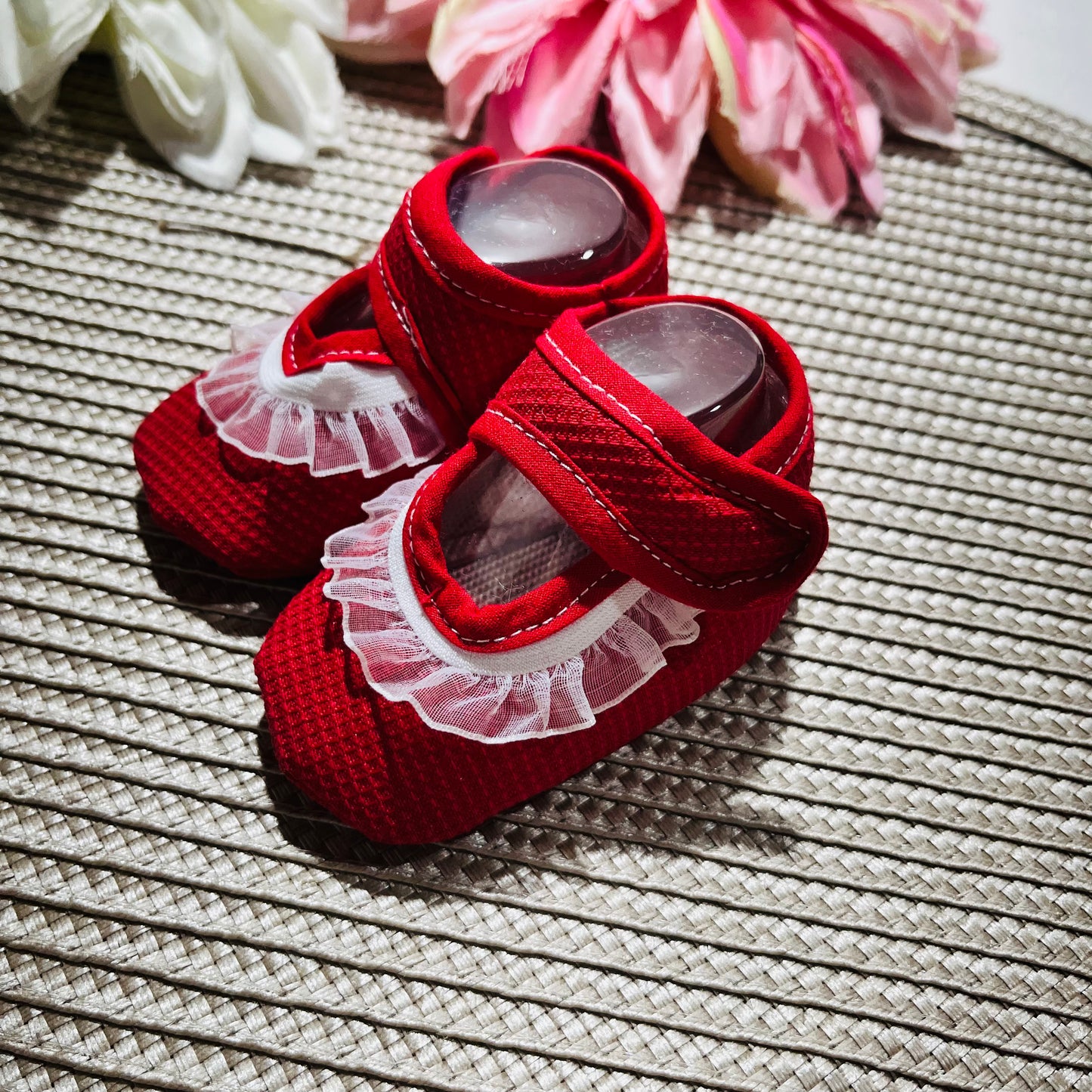 Sapatinhos wafle com renda