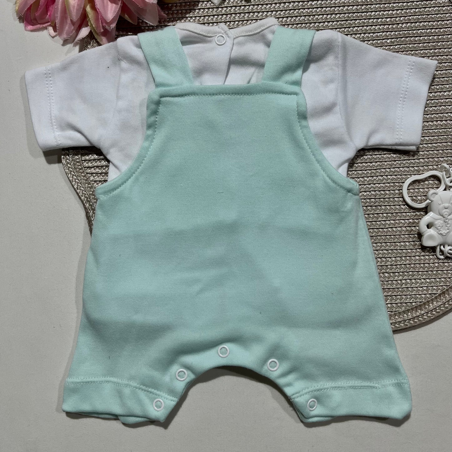 Conjunto Jardineira, Camisola e prende chupeta - 1 aos 6M