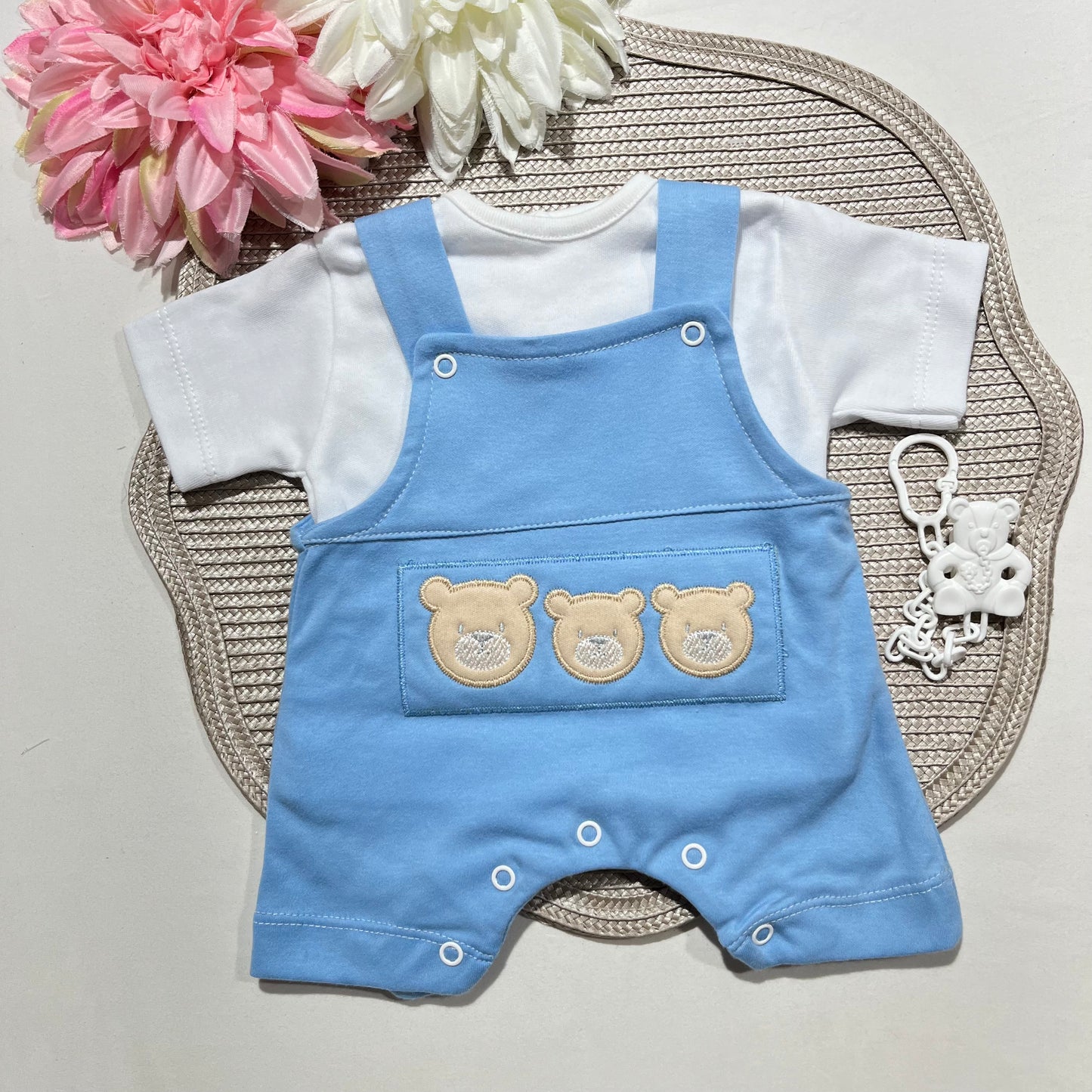 Conjunto Jardineira, Camisola e prende chupeta - 1 aos 6M