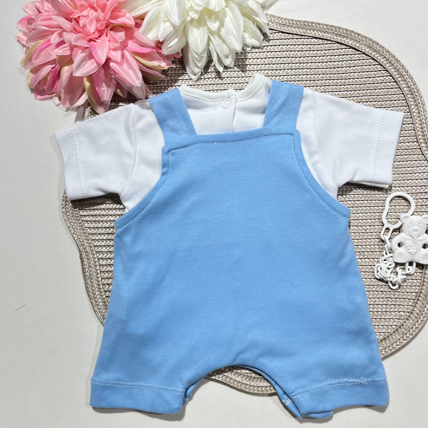 Conjunto Jardineira, Camisola e prende chupeta - 1 aos 6M